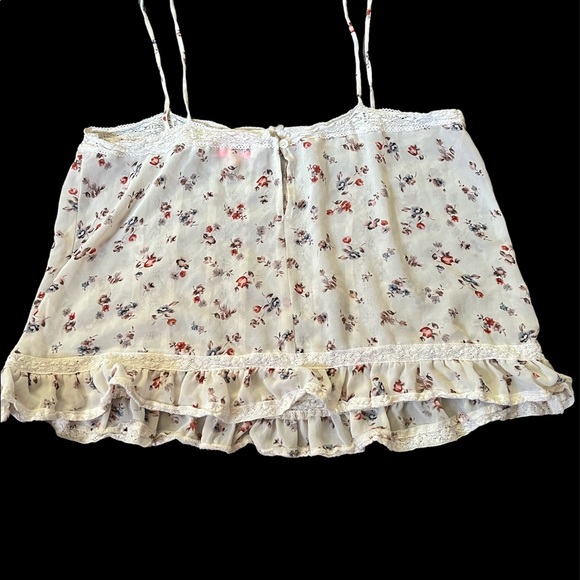 🌸Re:named cropped tank top🌸 3/$25 - Picture 3 of 6